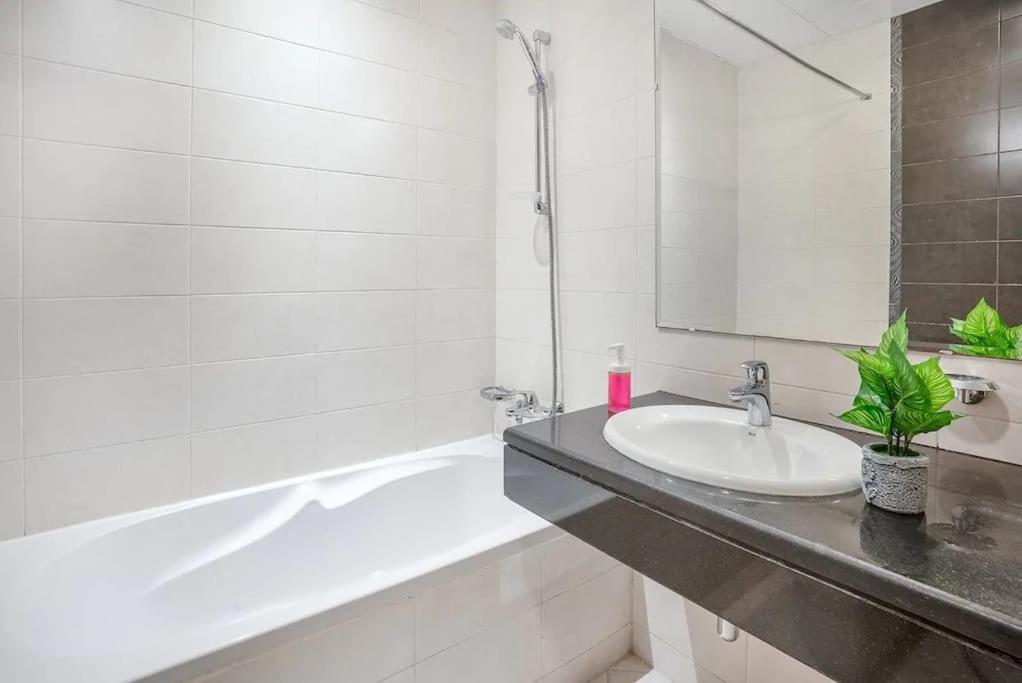 Apartamento Excellent 2 Bedroom Front *
