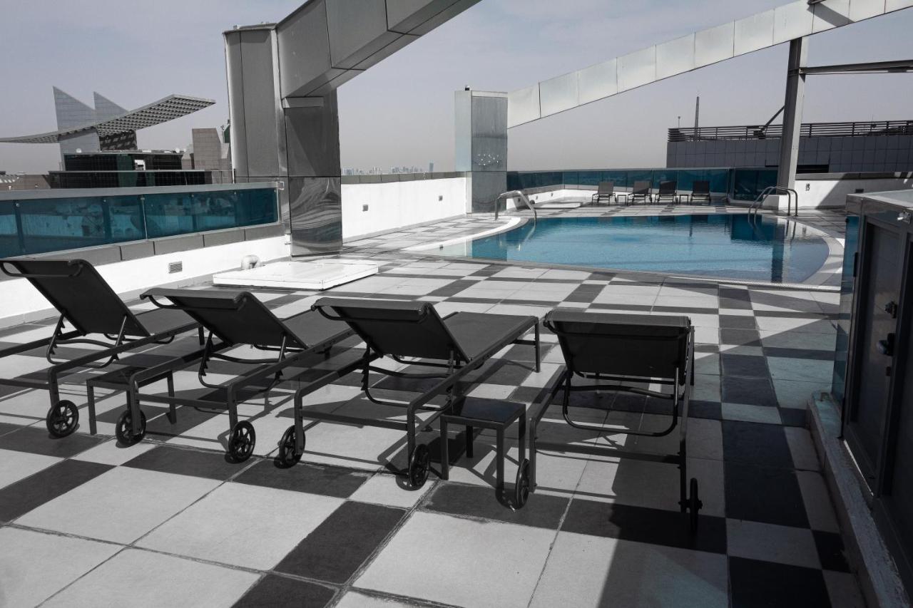 Excellent 2 Bedroom Front Apartamento *